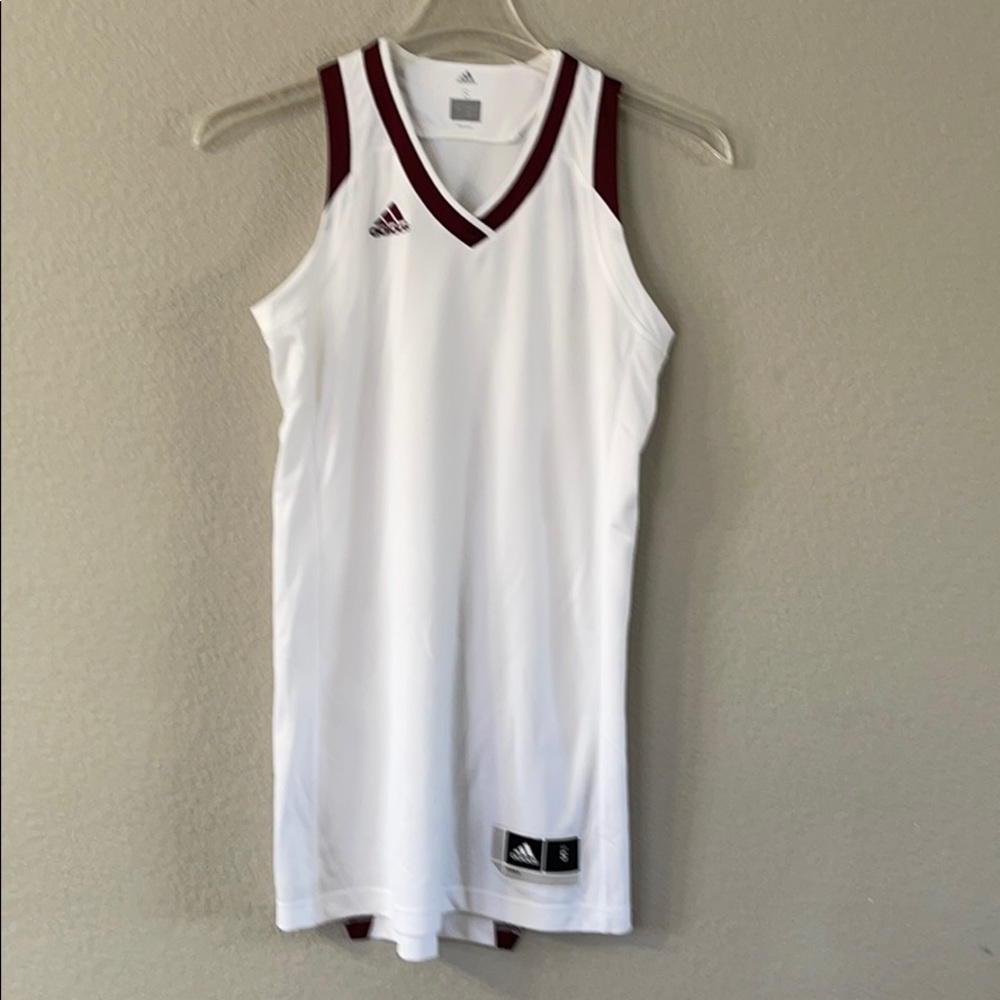New ADIDAS Crazy Explosive Basketball color white wine Jersey women’s size S